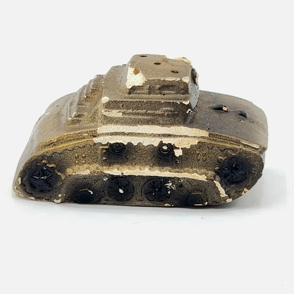 Vintage Ceramic Tank Salt and Pepper Shakers Military Army USA Pair Rare Find